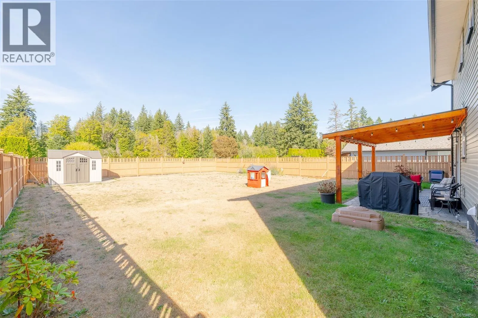 5585 Swallow Dr