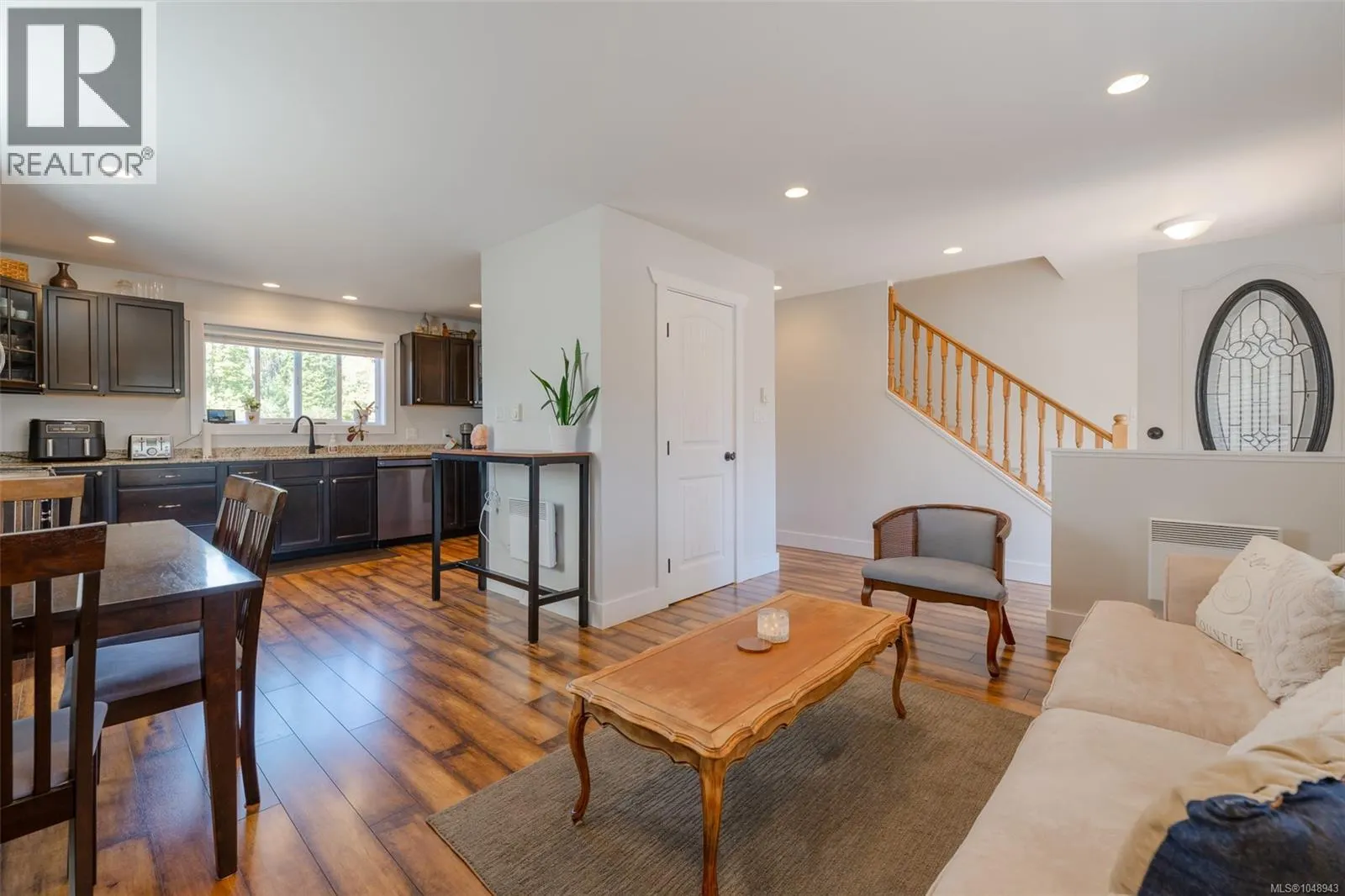 5585 Swallow Dr
