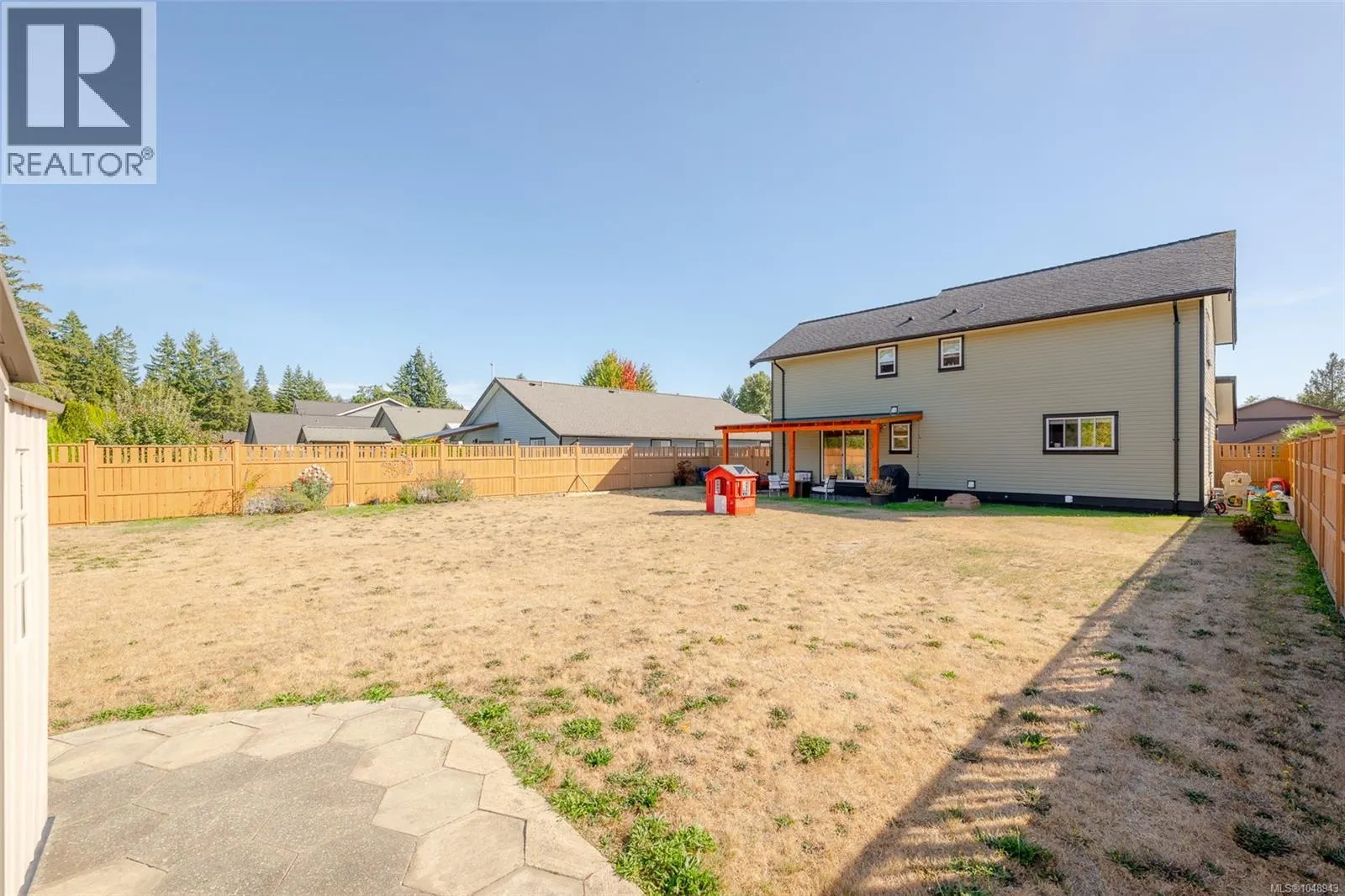 5585 Swallow Dr