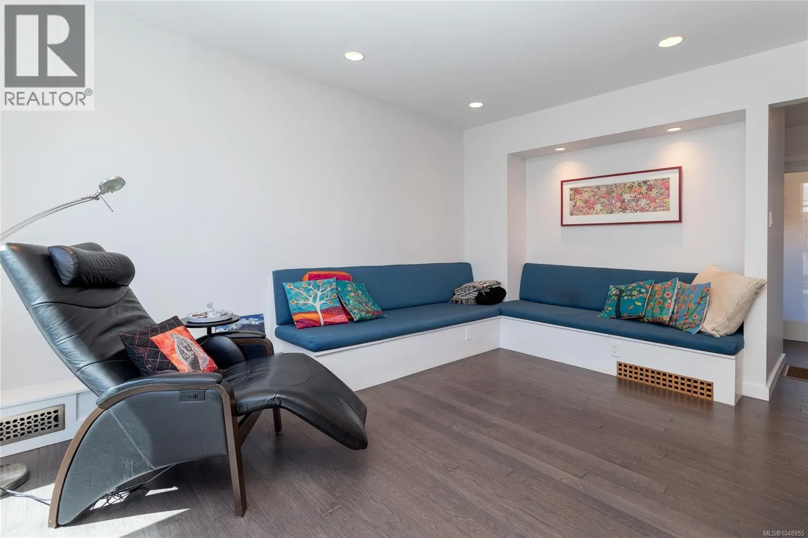 367 Vincent Ave