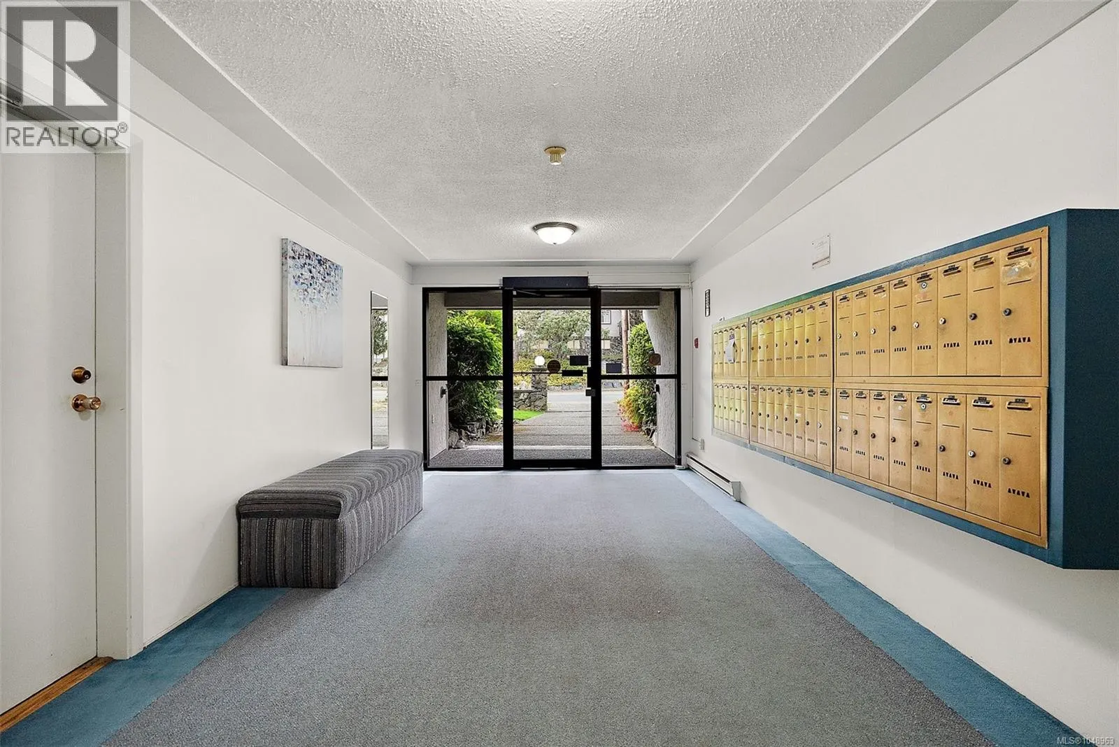 216 3235 Quadra St