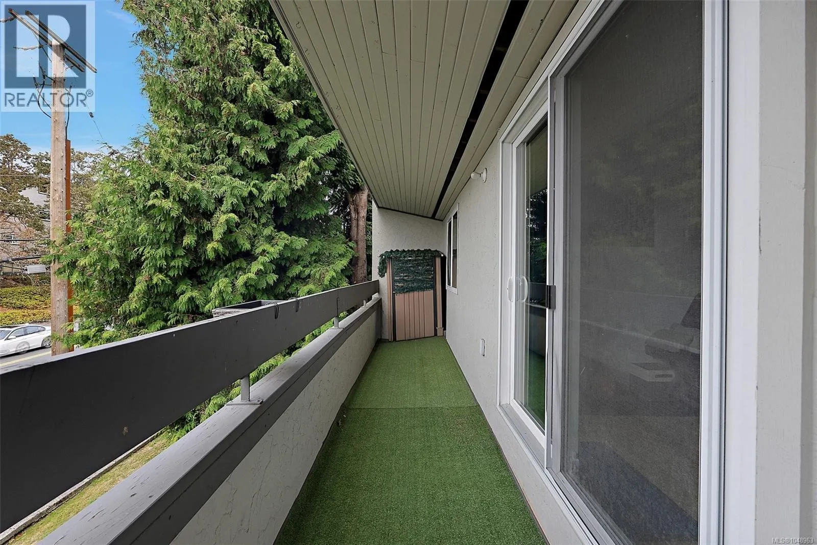 216 3235 Quadra St