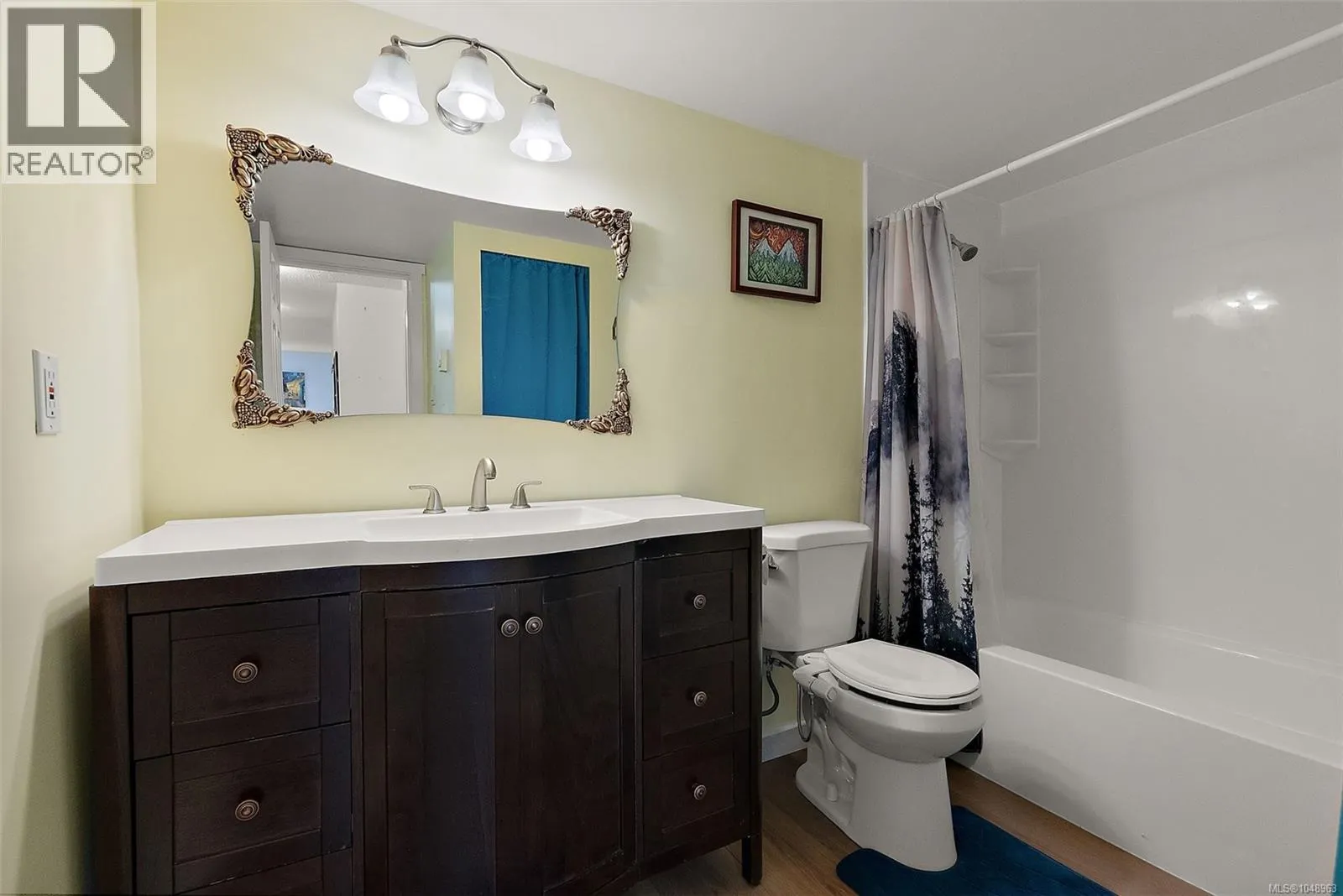 216 3235 Quadra St