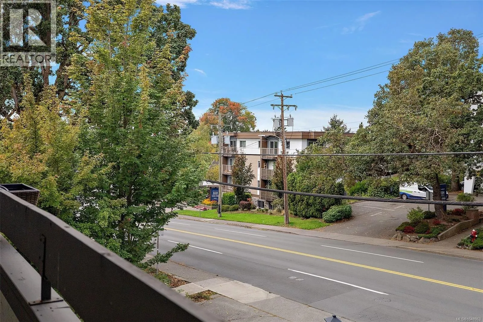 216 3235 Quadra St