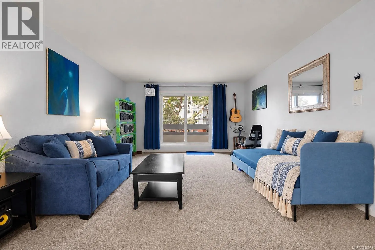 216 3235 Quadra St