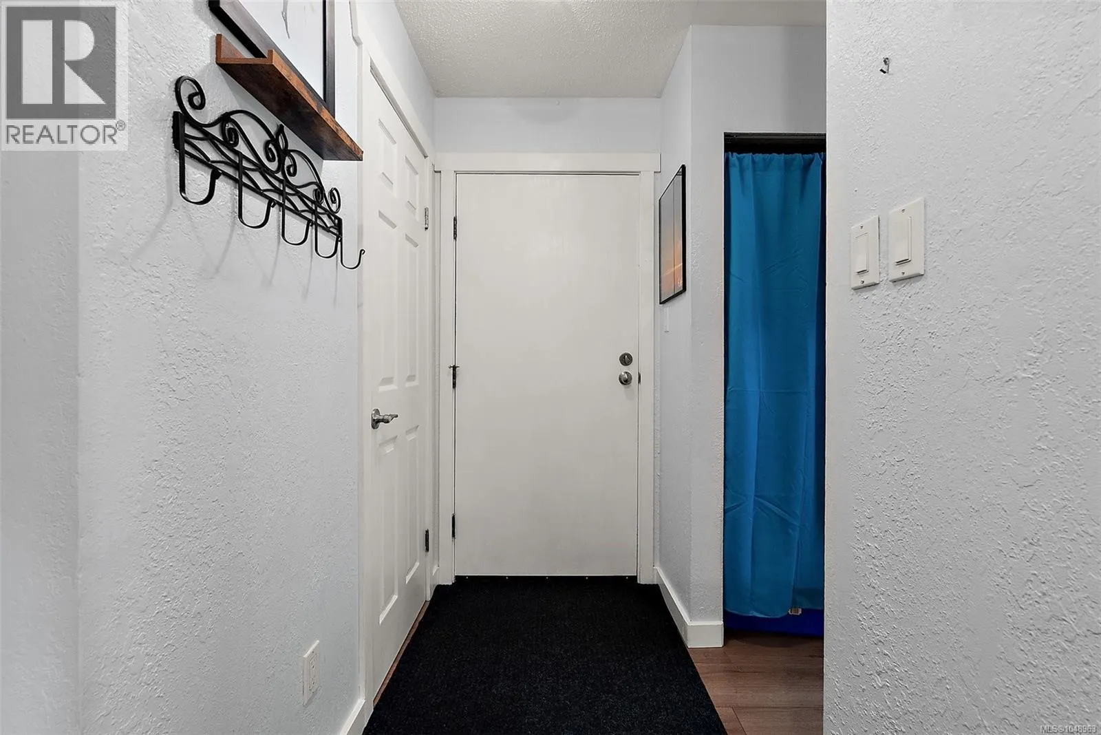 216 3235 Quadra St