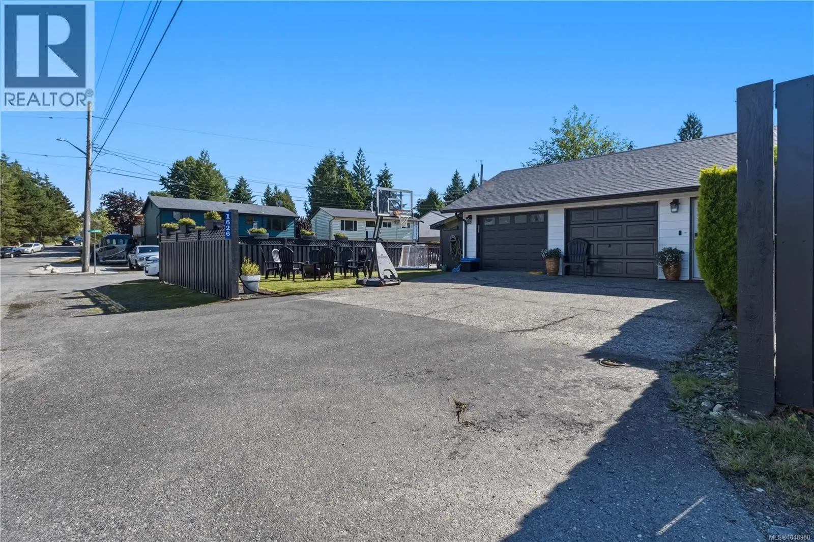 1626 Larch Rd