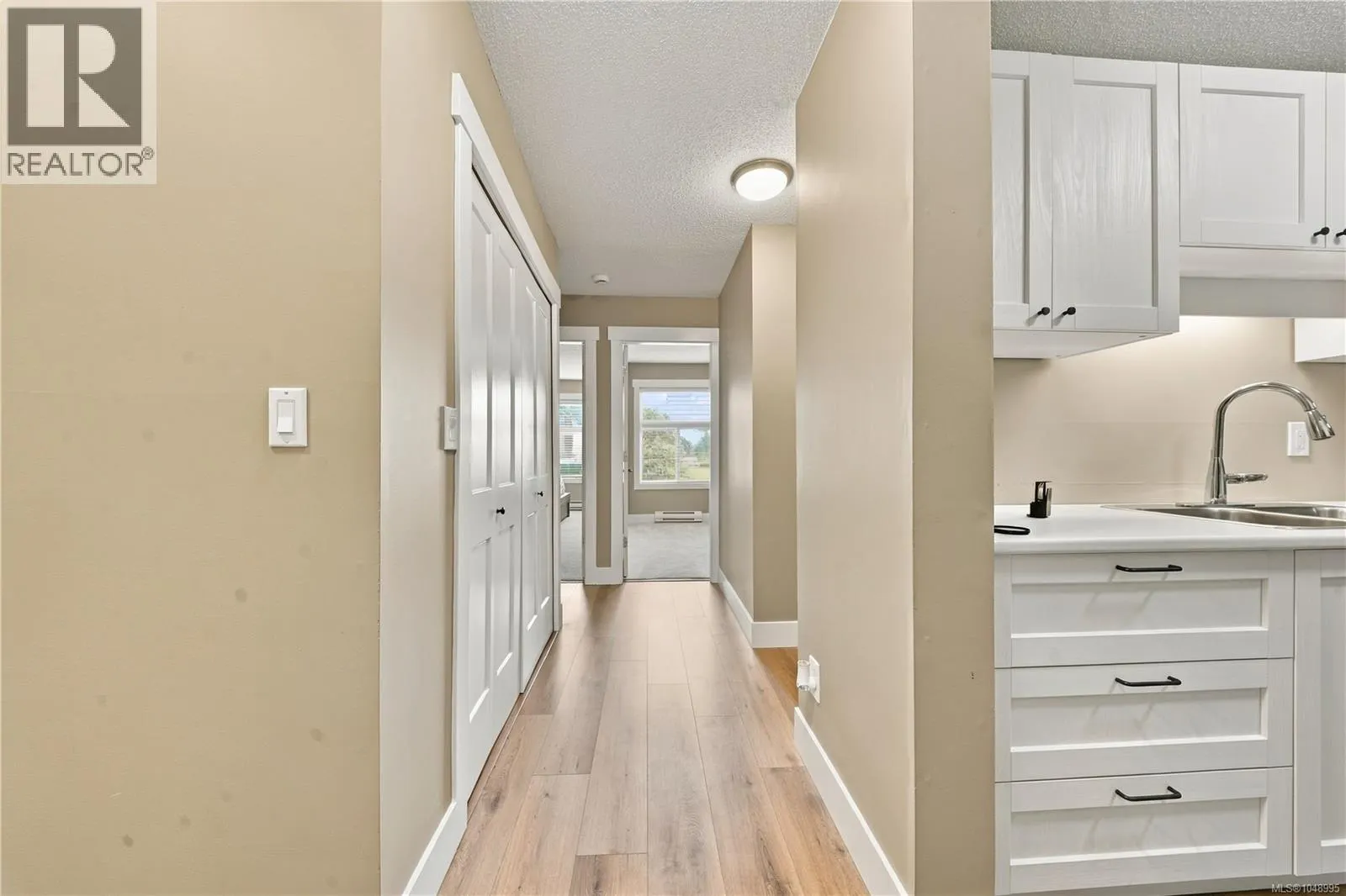 313 3270 Ross Rd