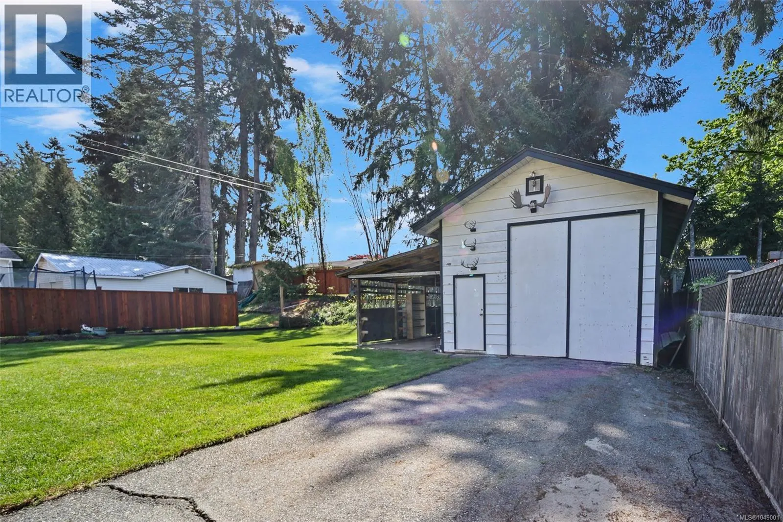 3950 Dunsmuir St