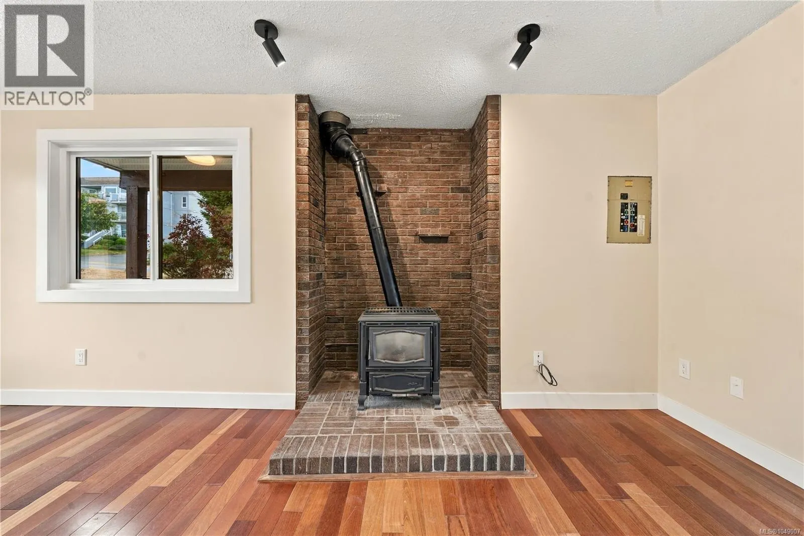 200 Kingfisher Pl