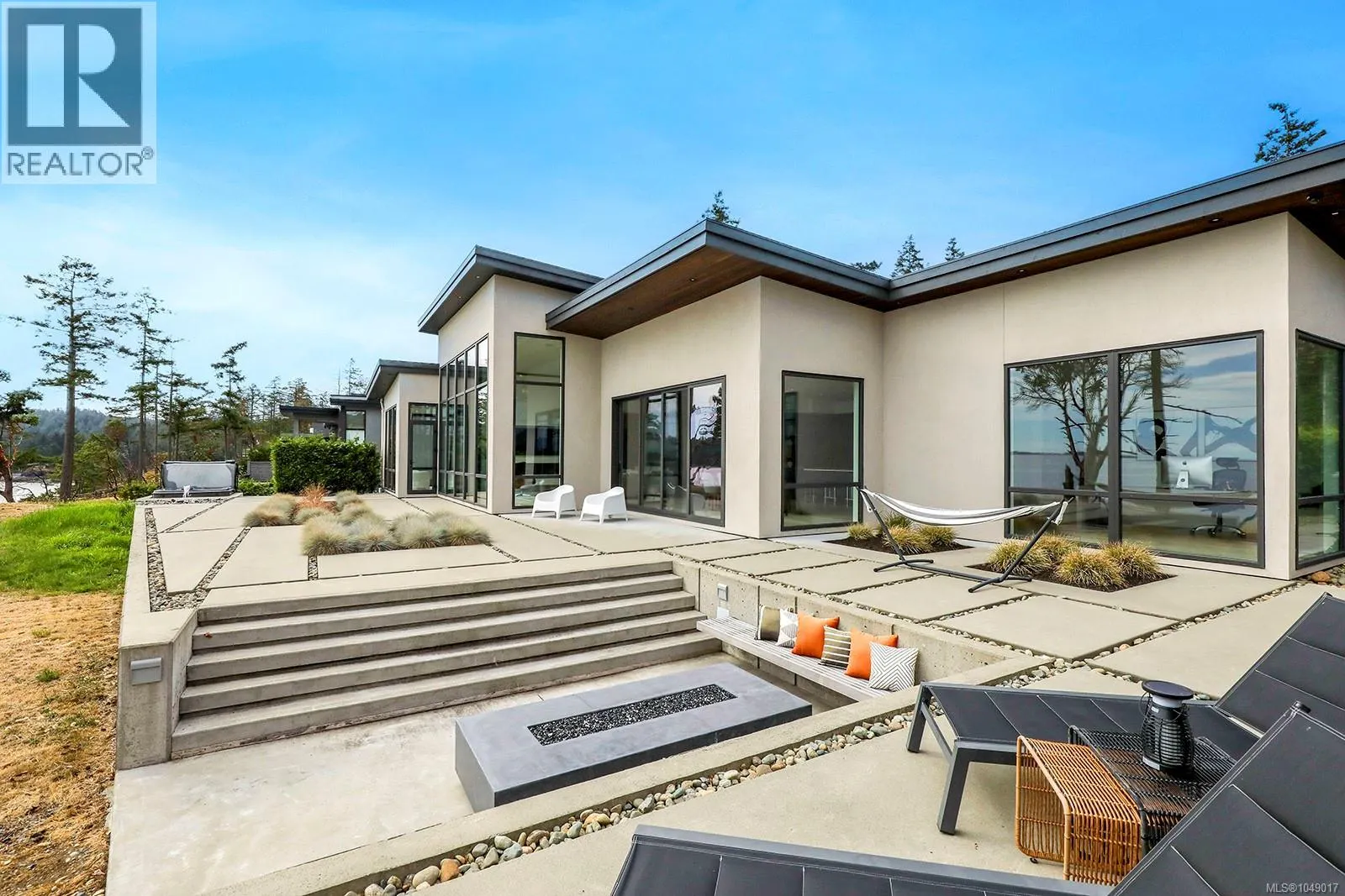 1724 Oak Leaf Dr