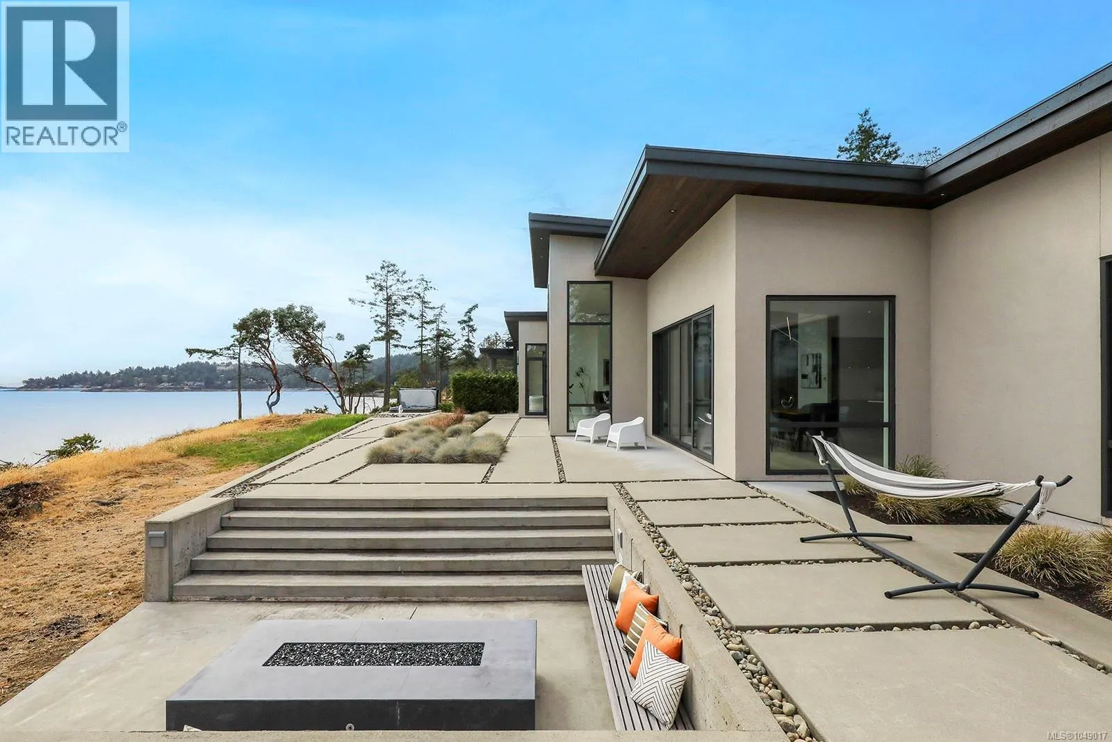 1724 Oak Leaf Dr