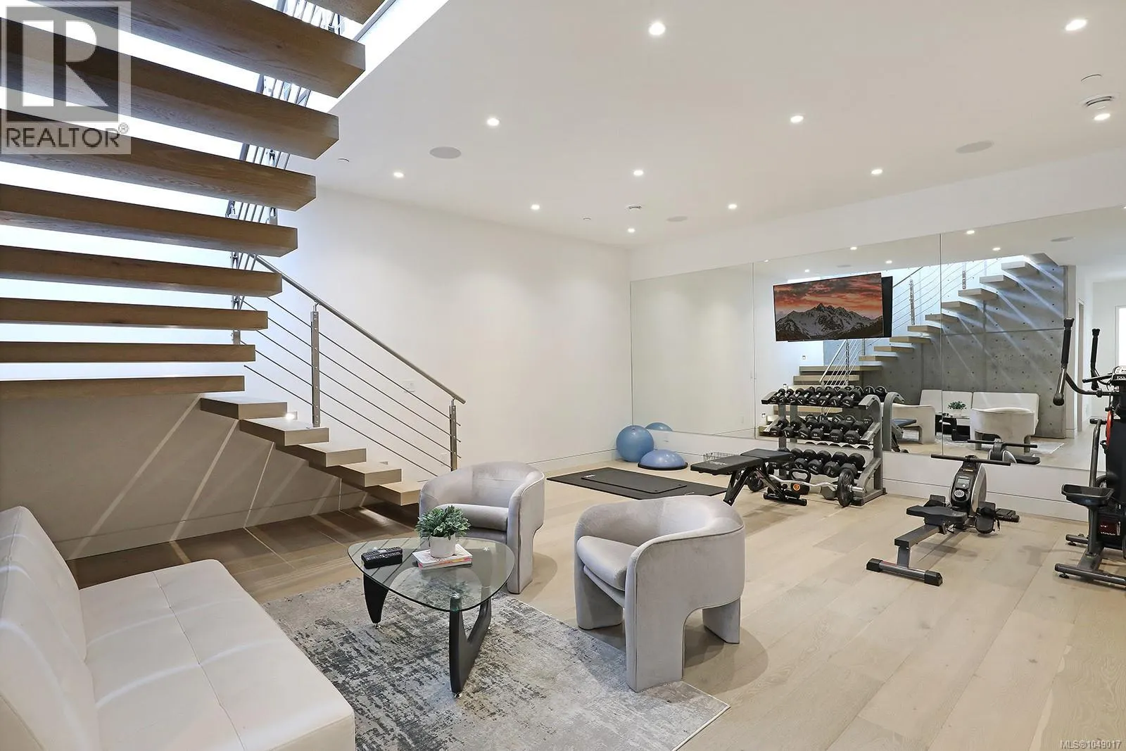 1724 Oak Leaf Dr