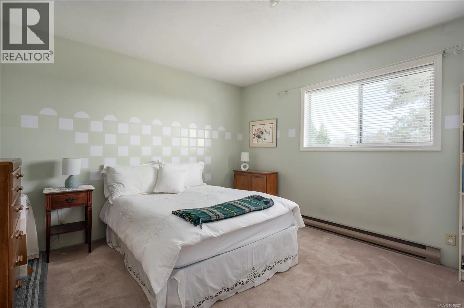 125 Sylvan Pl