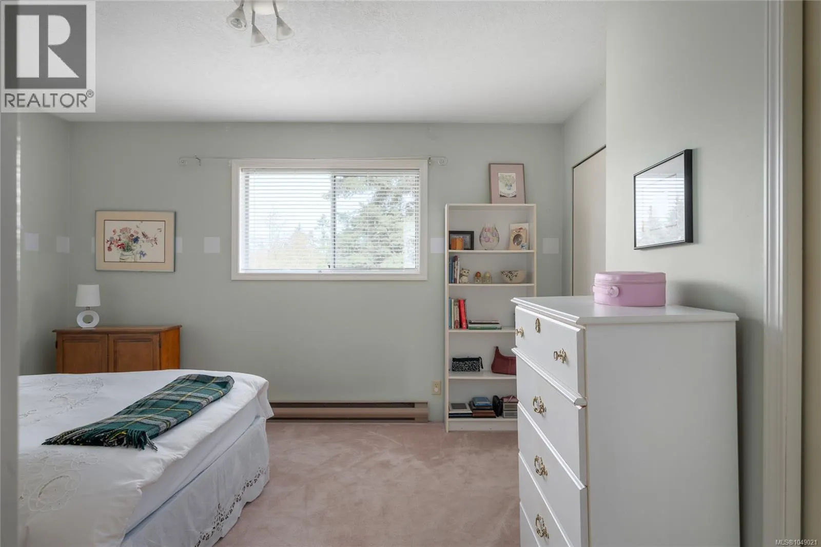 125 Sylvan Pl