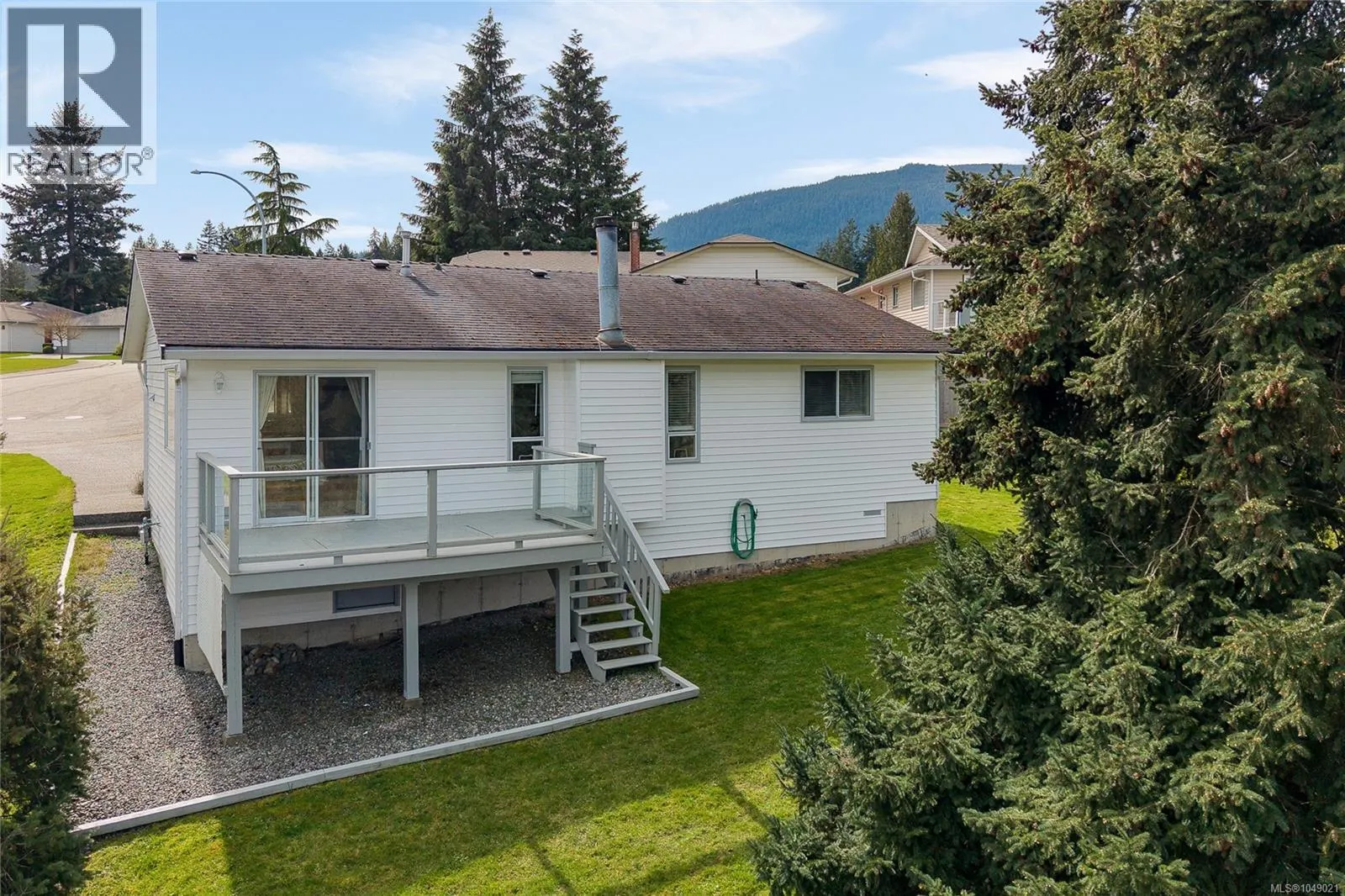 125 Sylvan Pl