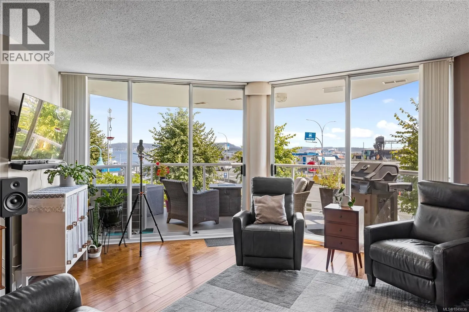206 158 Promenade Dr