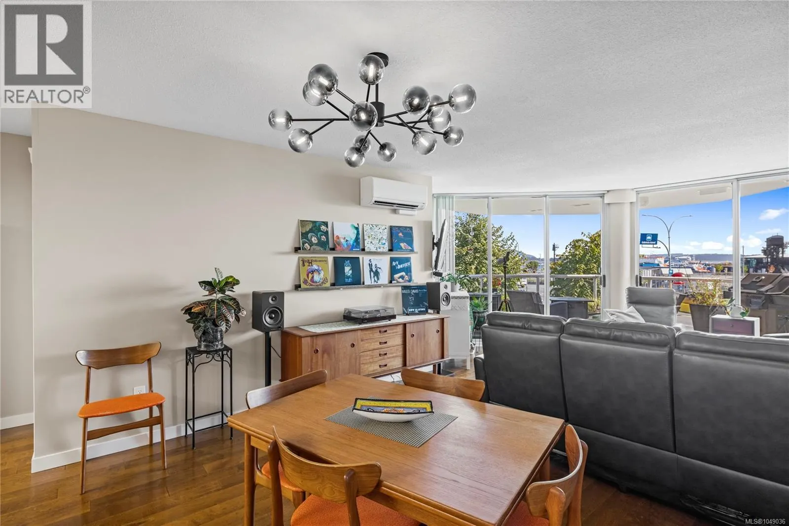206 158 Promenade Dr