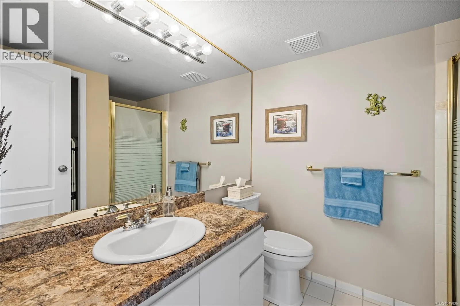 206 158 Promenade Dr