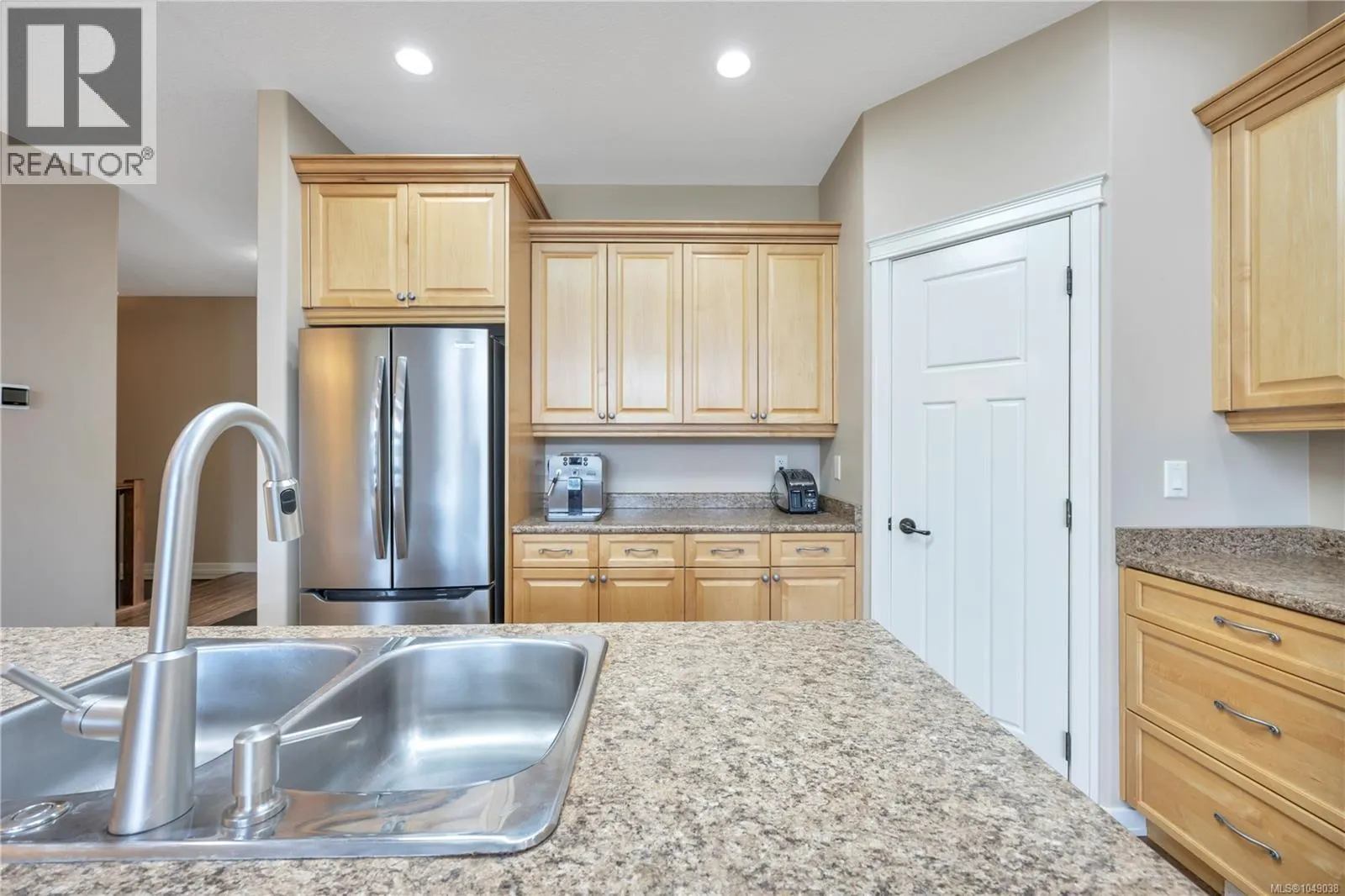 101 6245 PLEASANT RIDGE Pl
