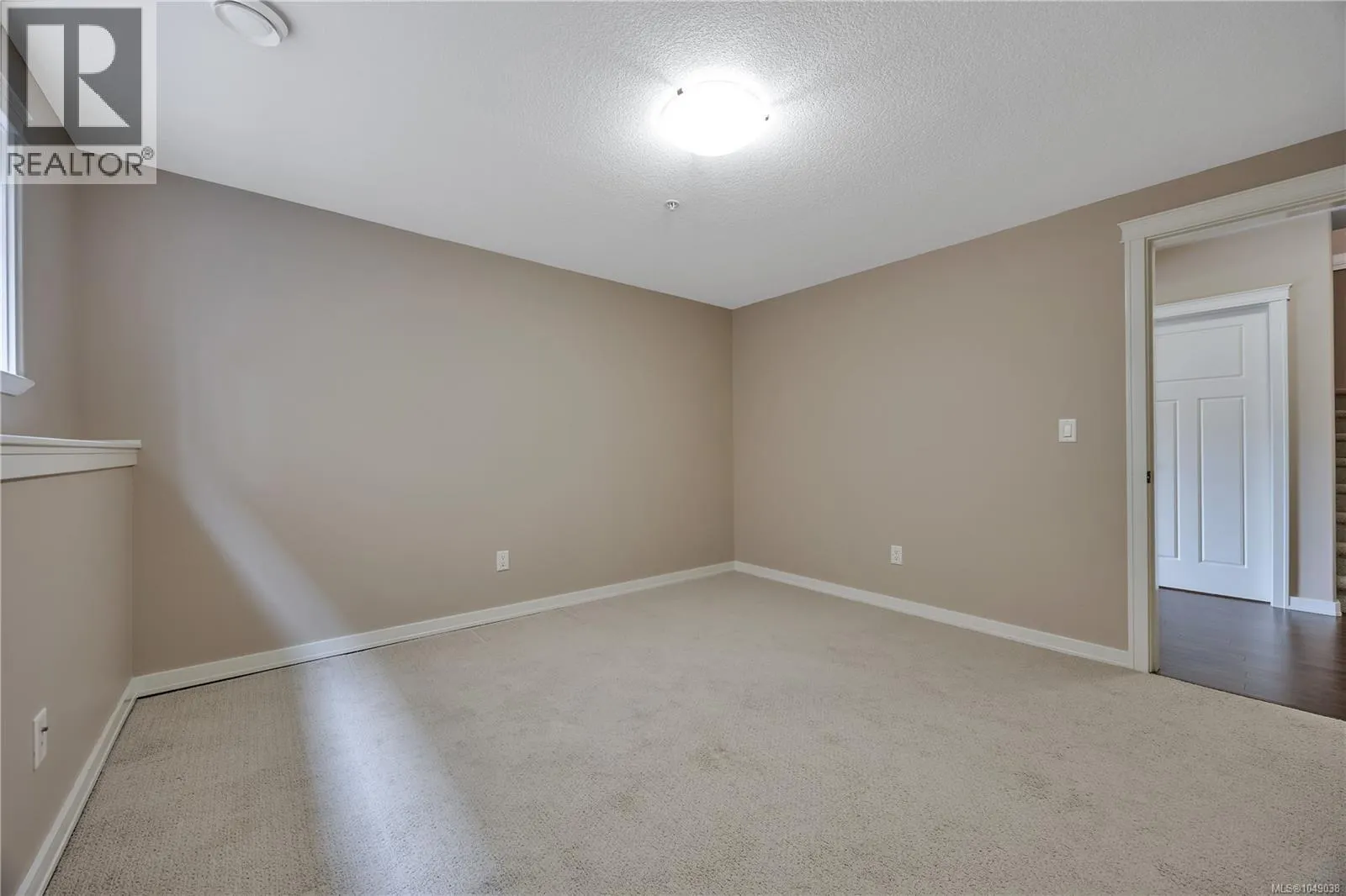 101 6245 PLEASANT RIDGE Pl