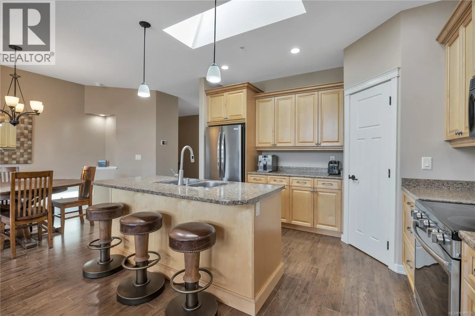 101 6245 PLEASANT RIDGE Pl