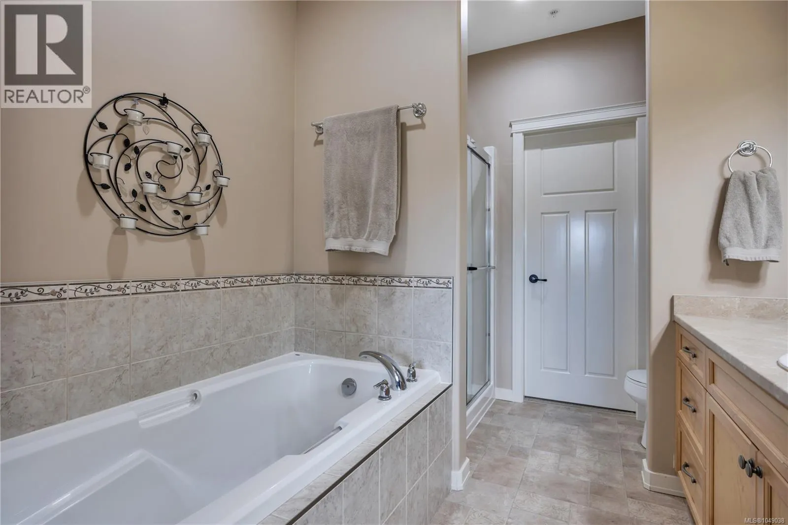 101 6245 PLEASANT RIDGE Pl