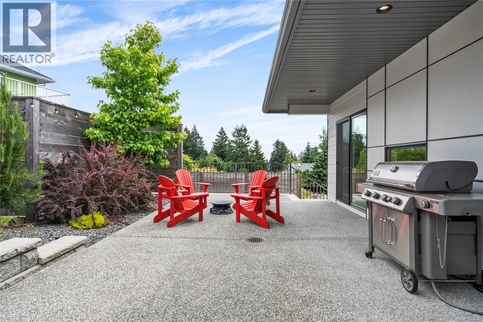 152 Golden Oaks Cres