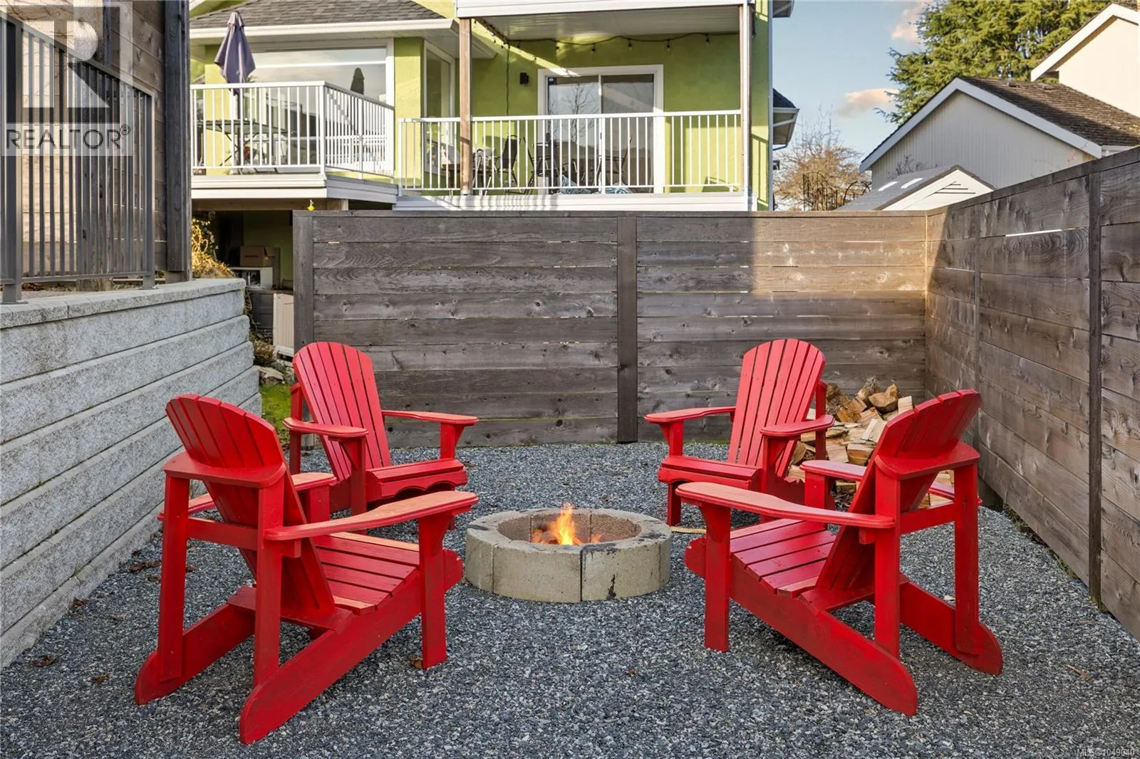 152 Golden Oaks Cres