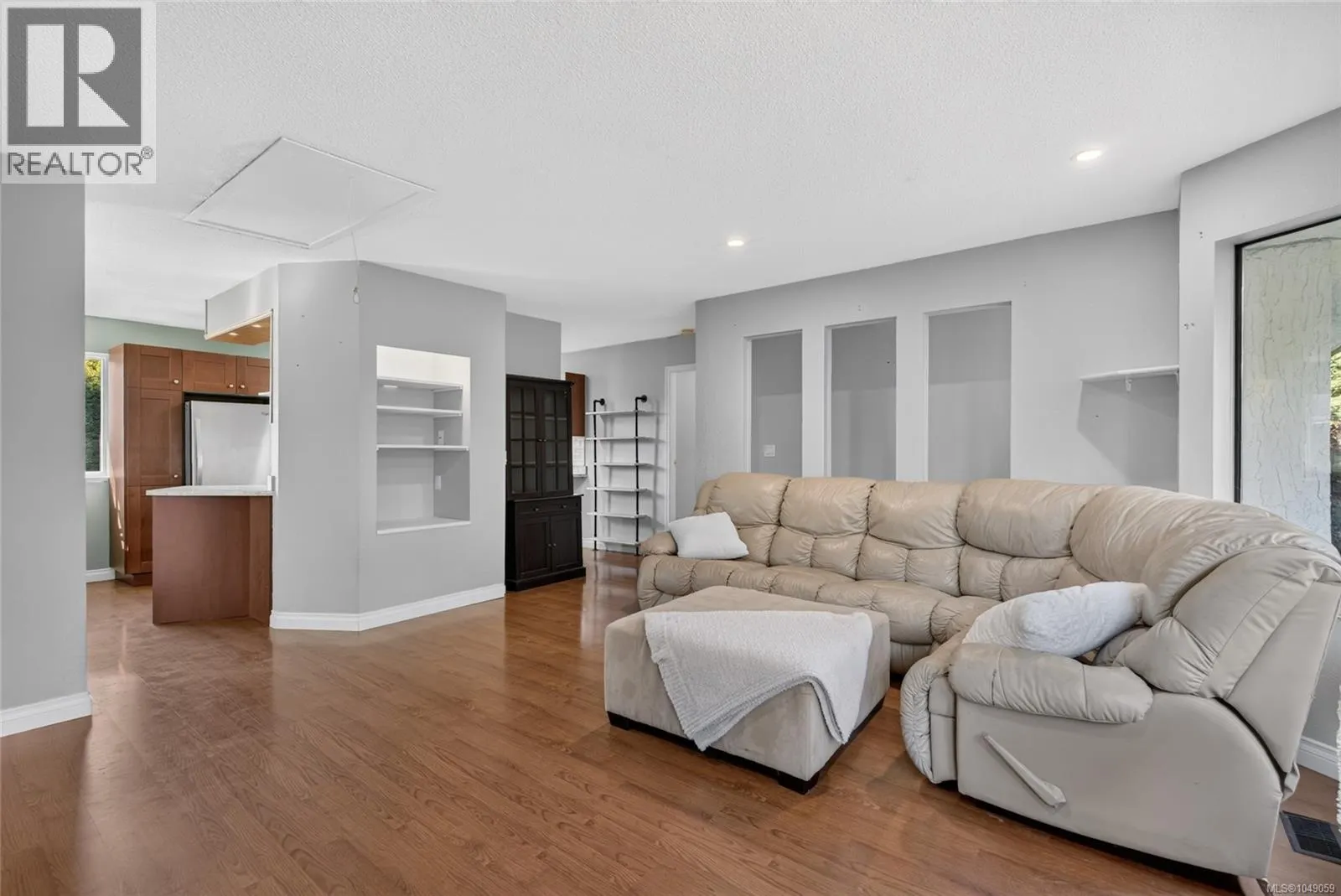7115 Wallace Dr