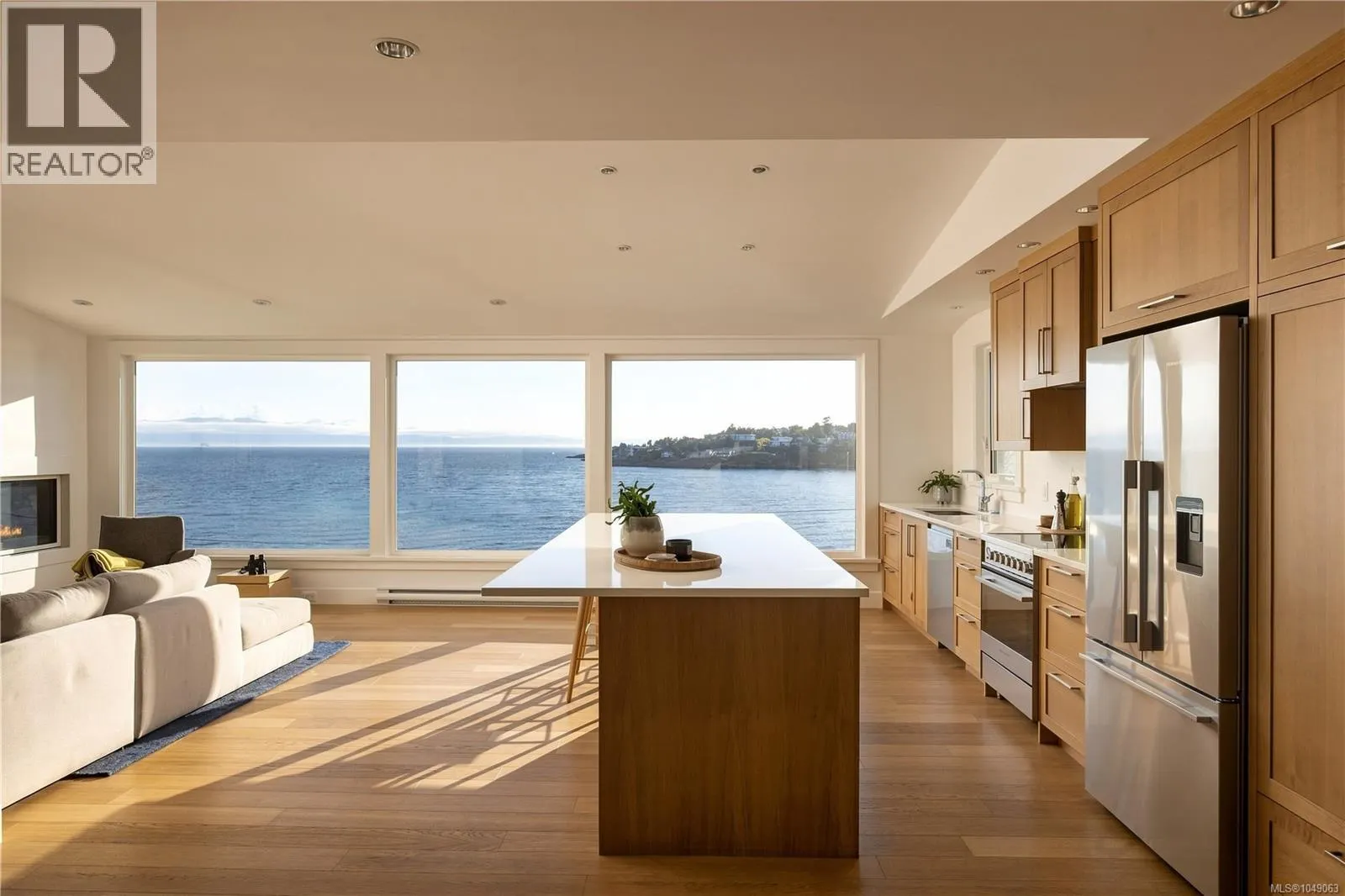 532 Beach Dr