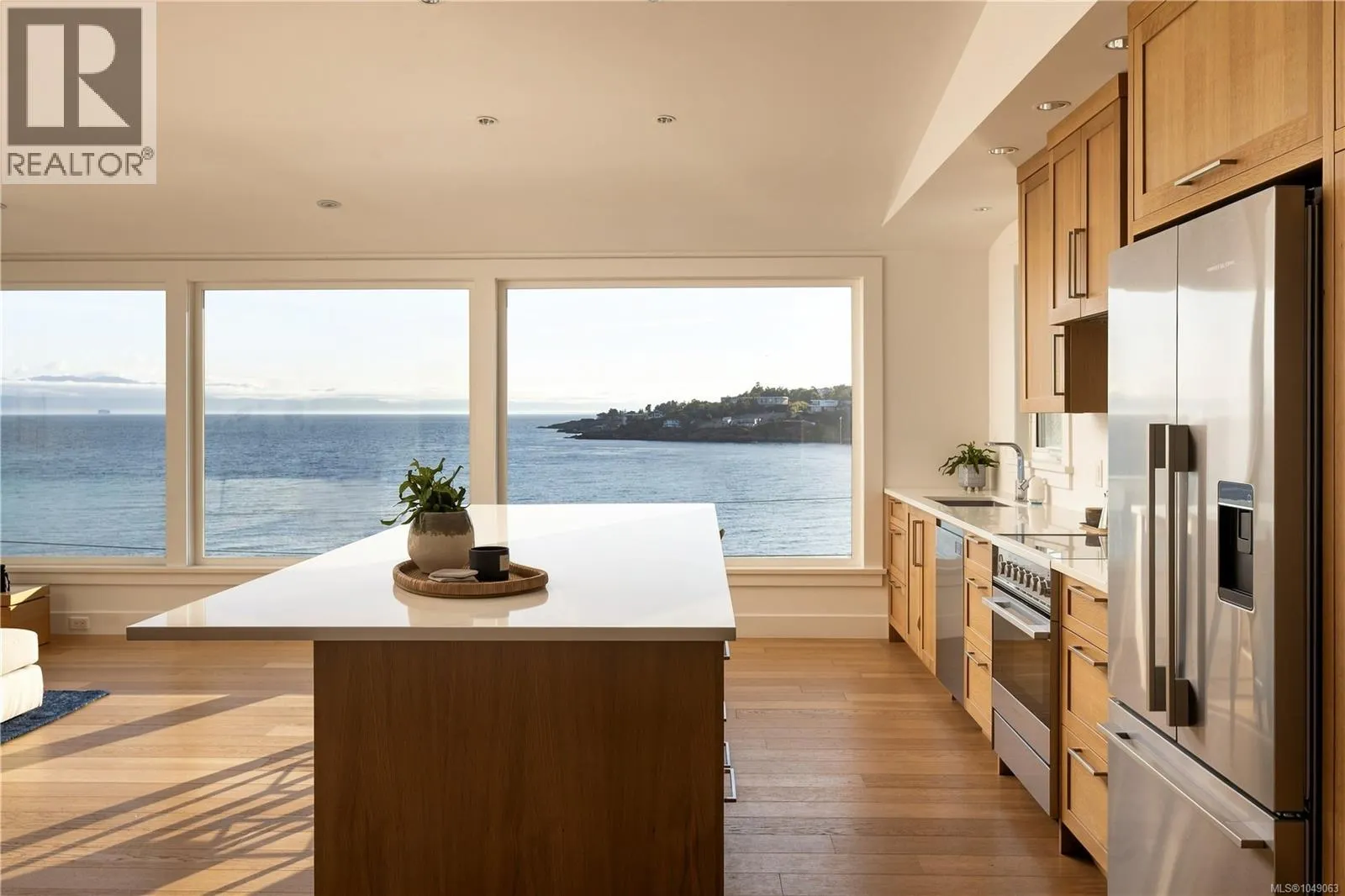532 Beach Dr