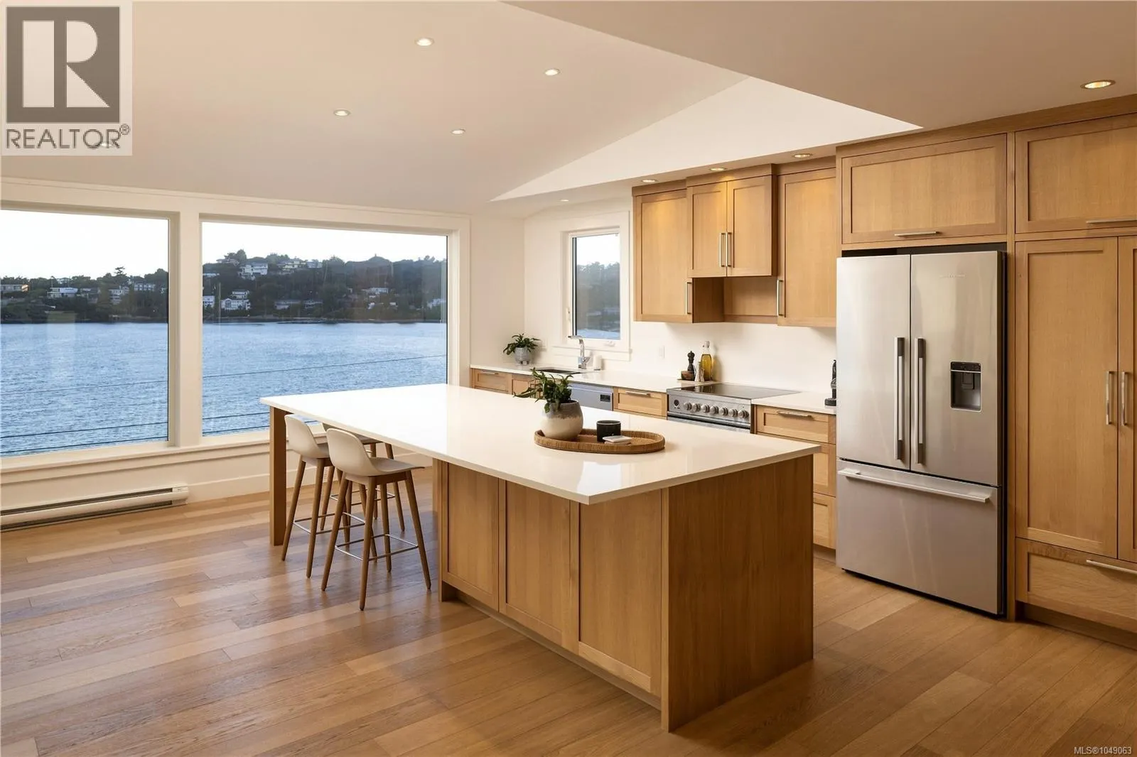 532 Beach Dr