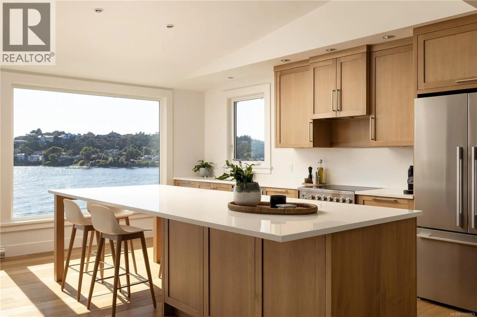 532 Beach Dr