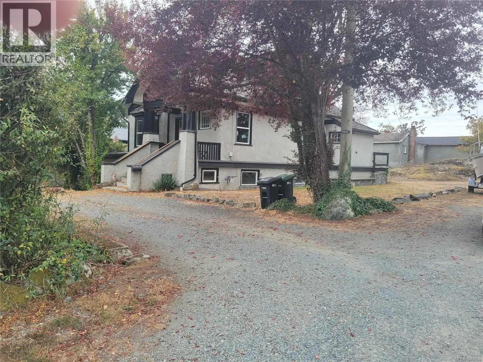 11 Eaton Ave