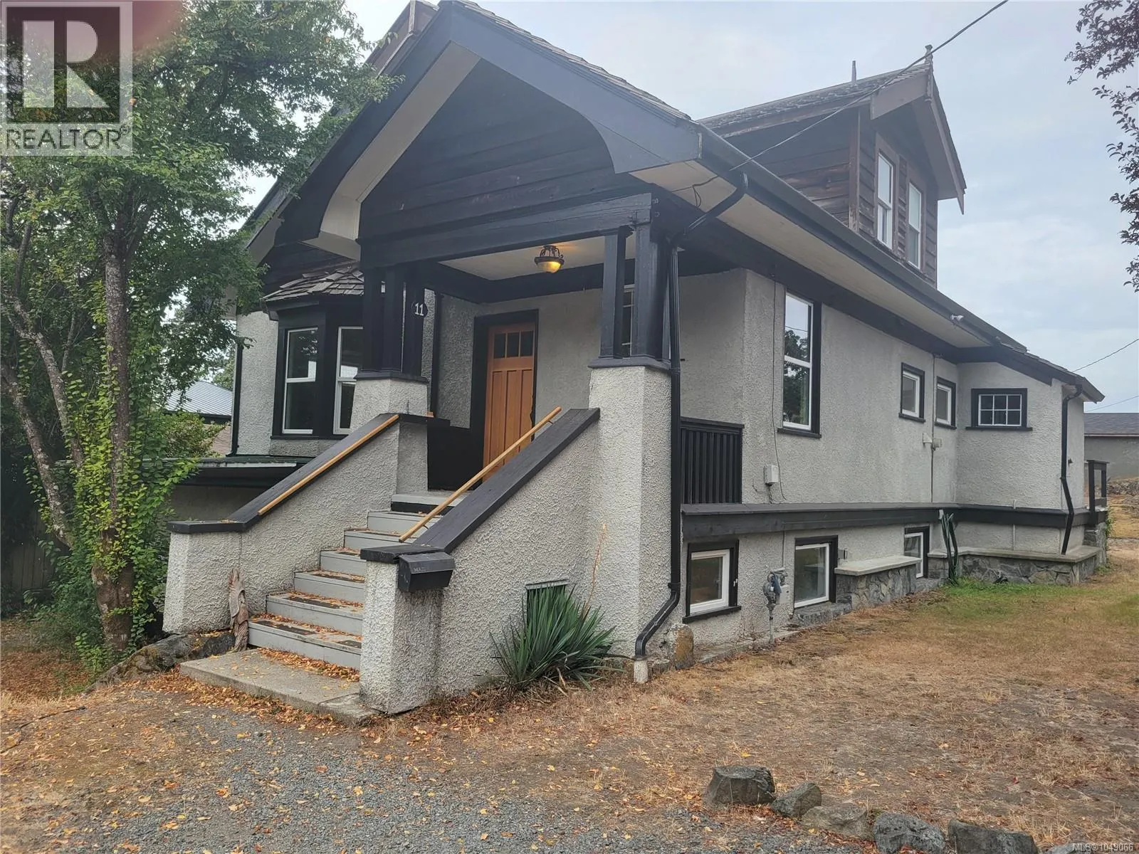 11 Eaton Ave