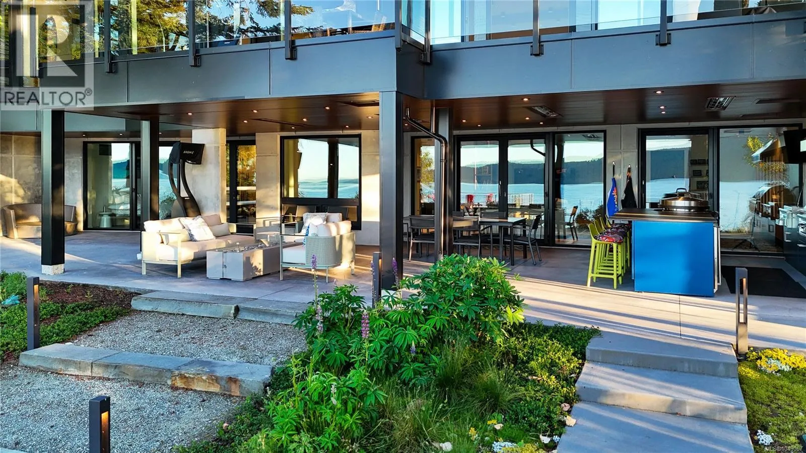 848 Lands End Rd