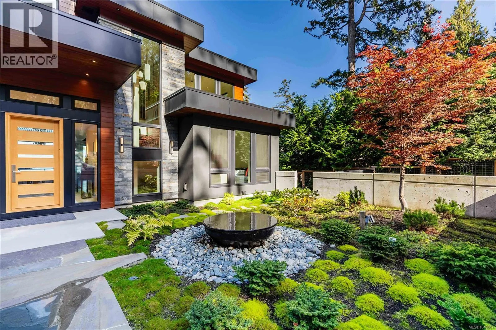848 Lands End Rd
