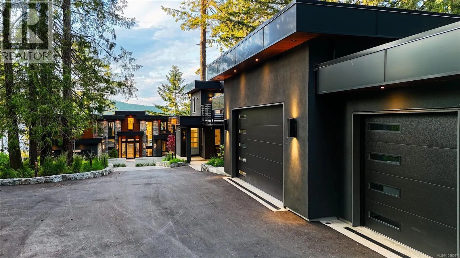 848 Lands End Rd