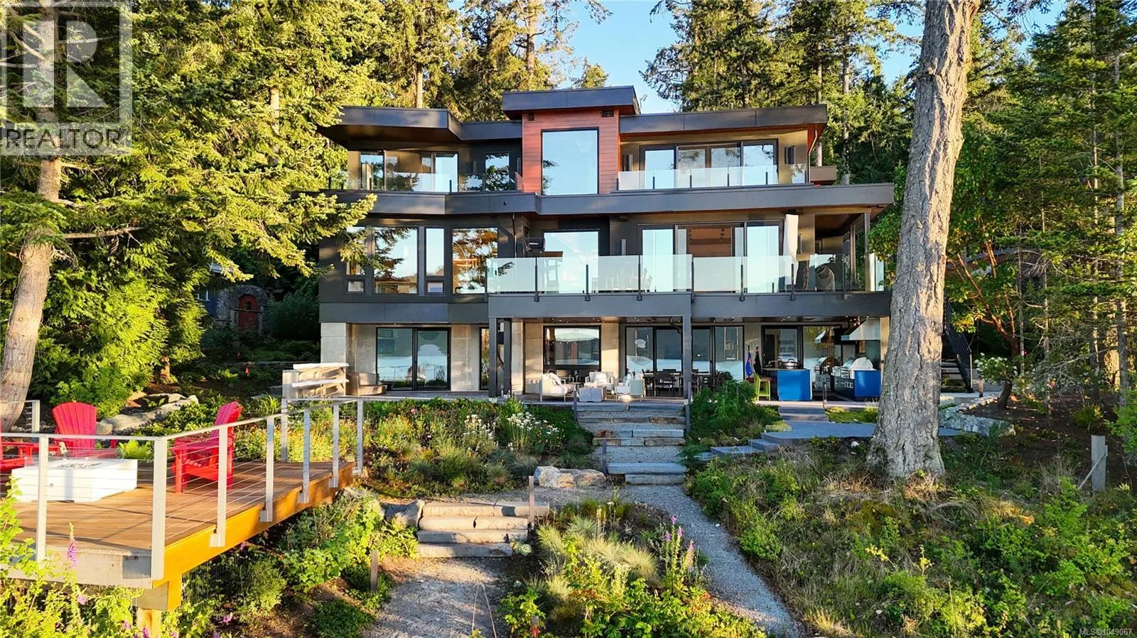 848 Lands End Rd