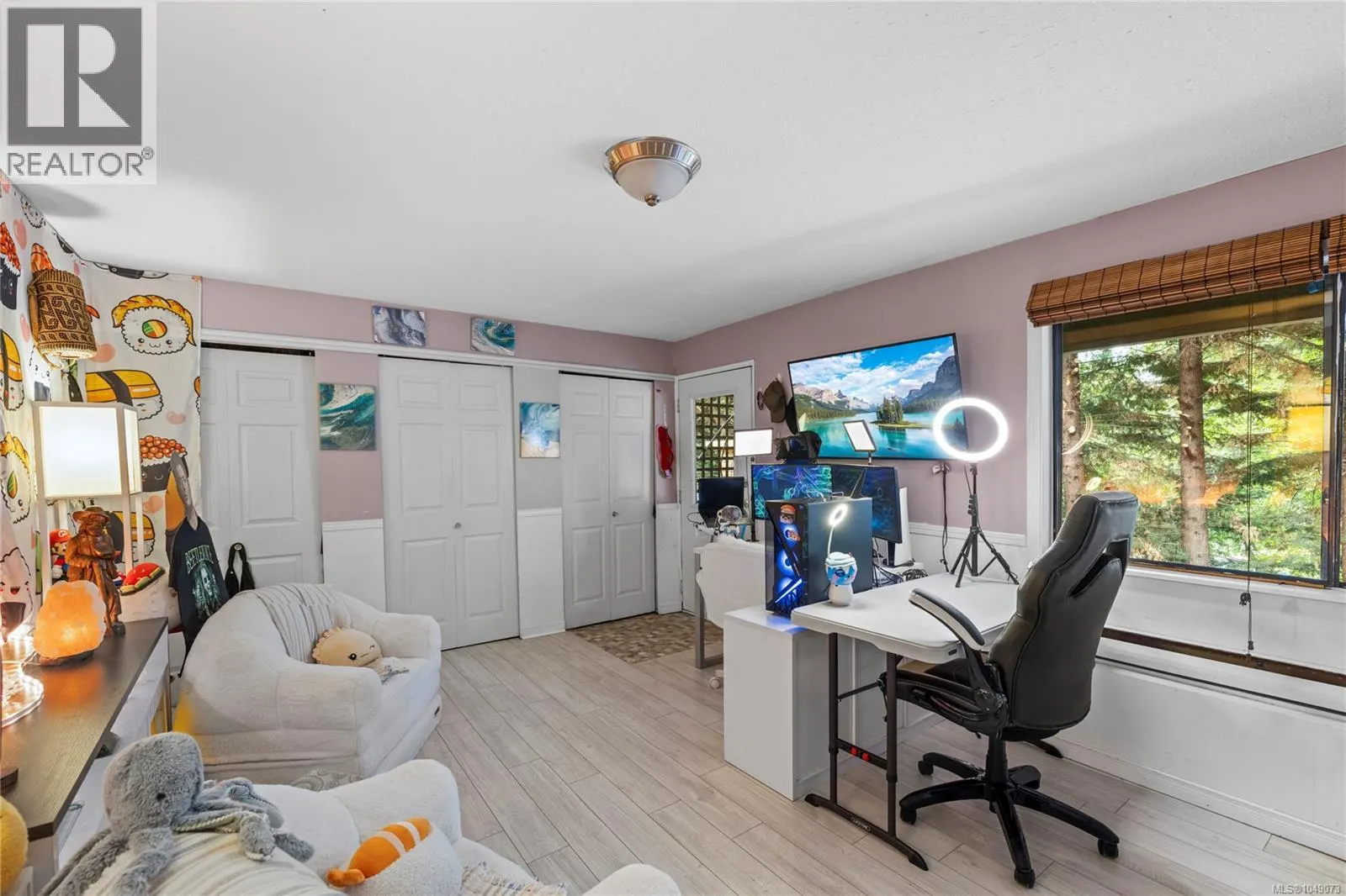 3557 Fairview Dr
