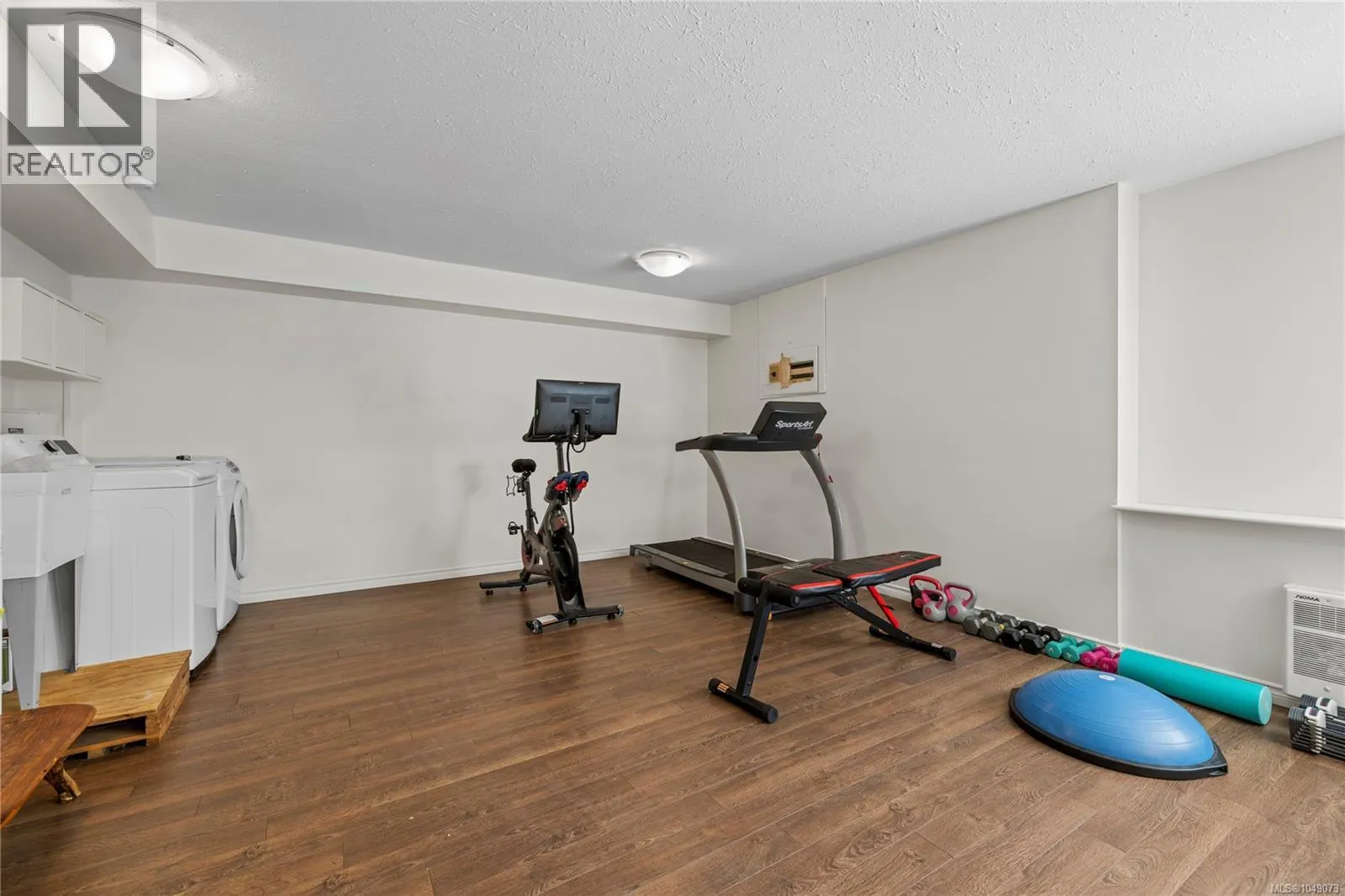 3557 Fairview Dr