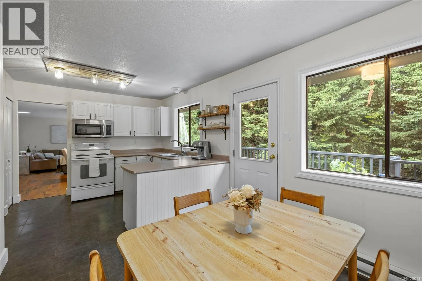 3557 Fairview Dr