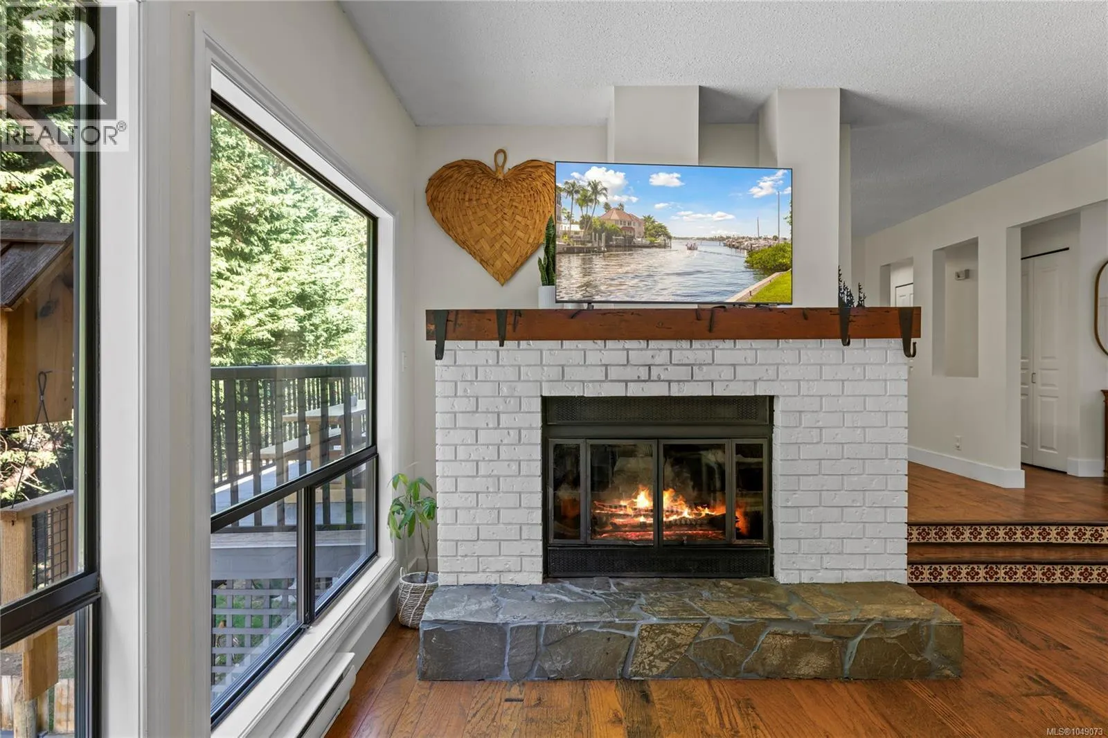 3557 Fairview Dr