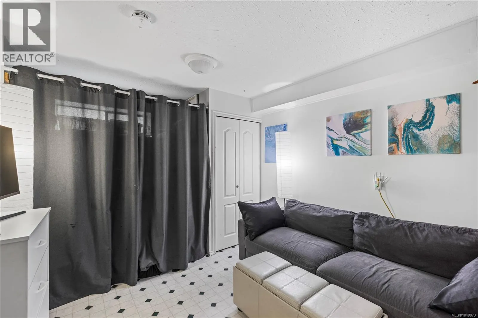 3557 Fairview Dr