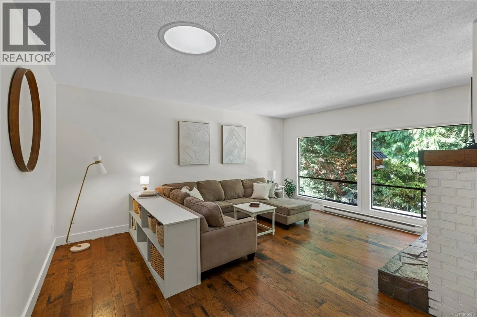 3557 Fairview Dr