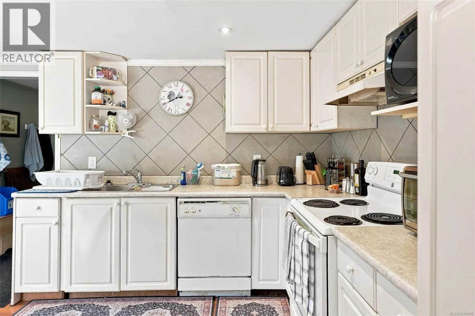 611 Pioneer Cres