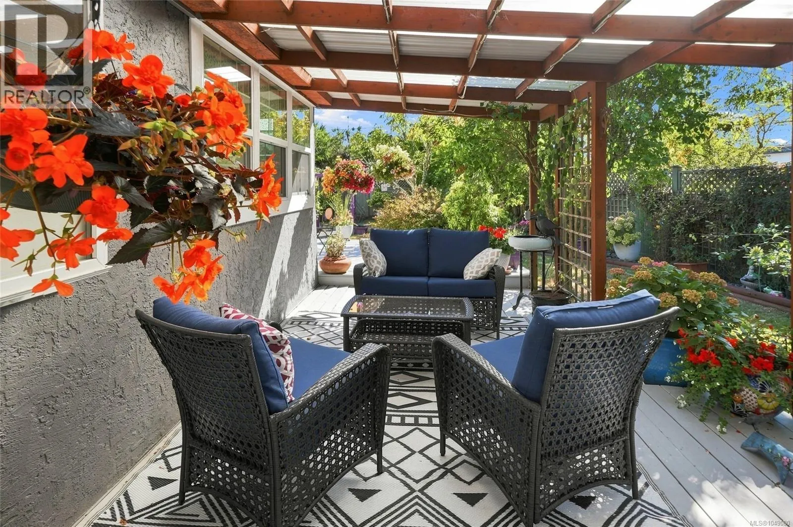 611 Pioneer Cres