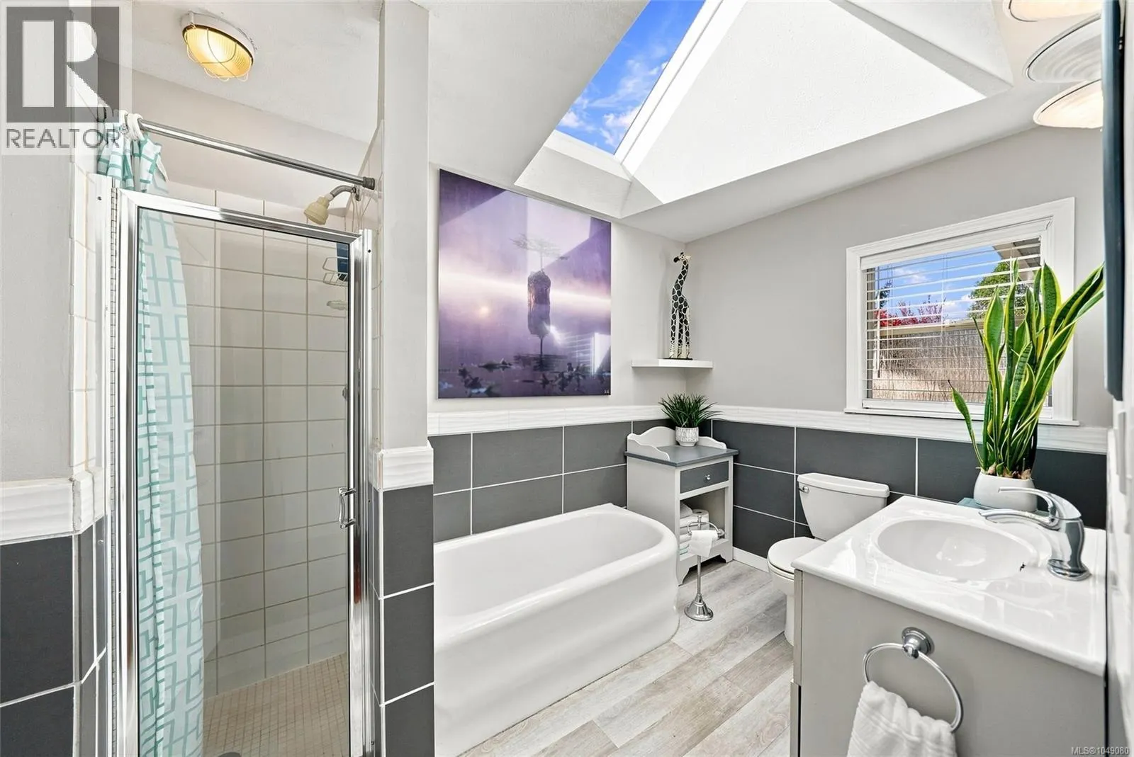 611 Pioneer Cres