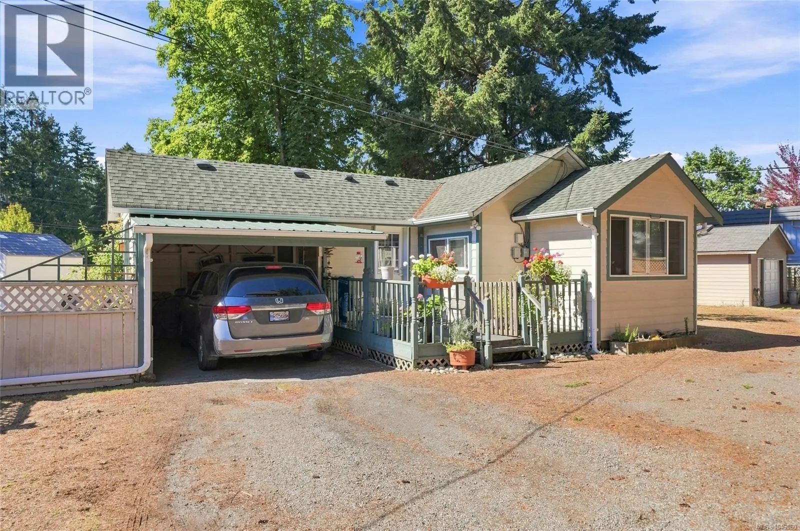 611 Pioneer Cres